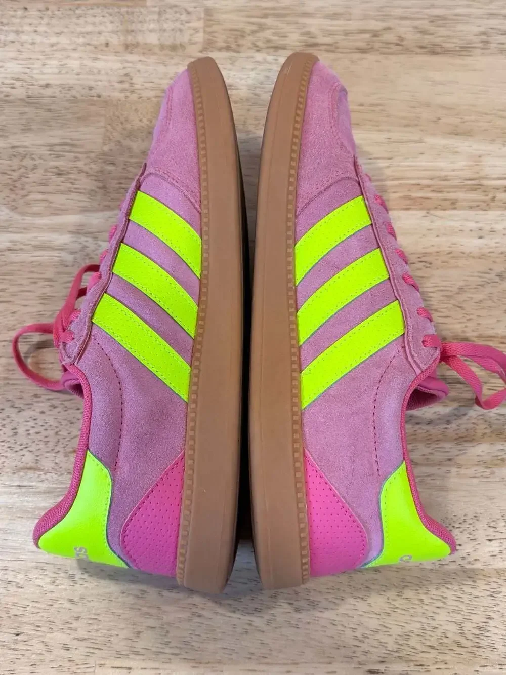 adidas Women's Breaknet Sleek Sneaker Pink Neon Size 10
